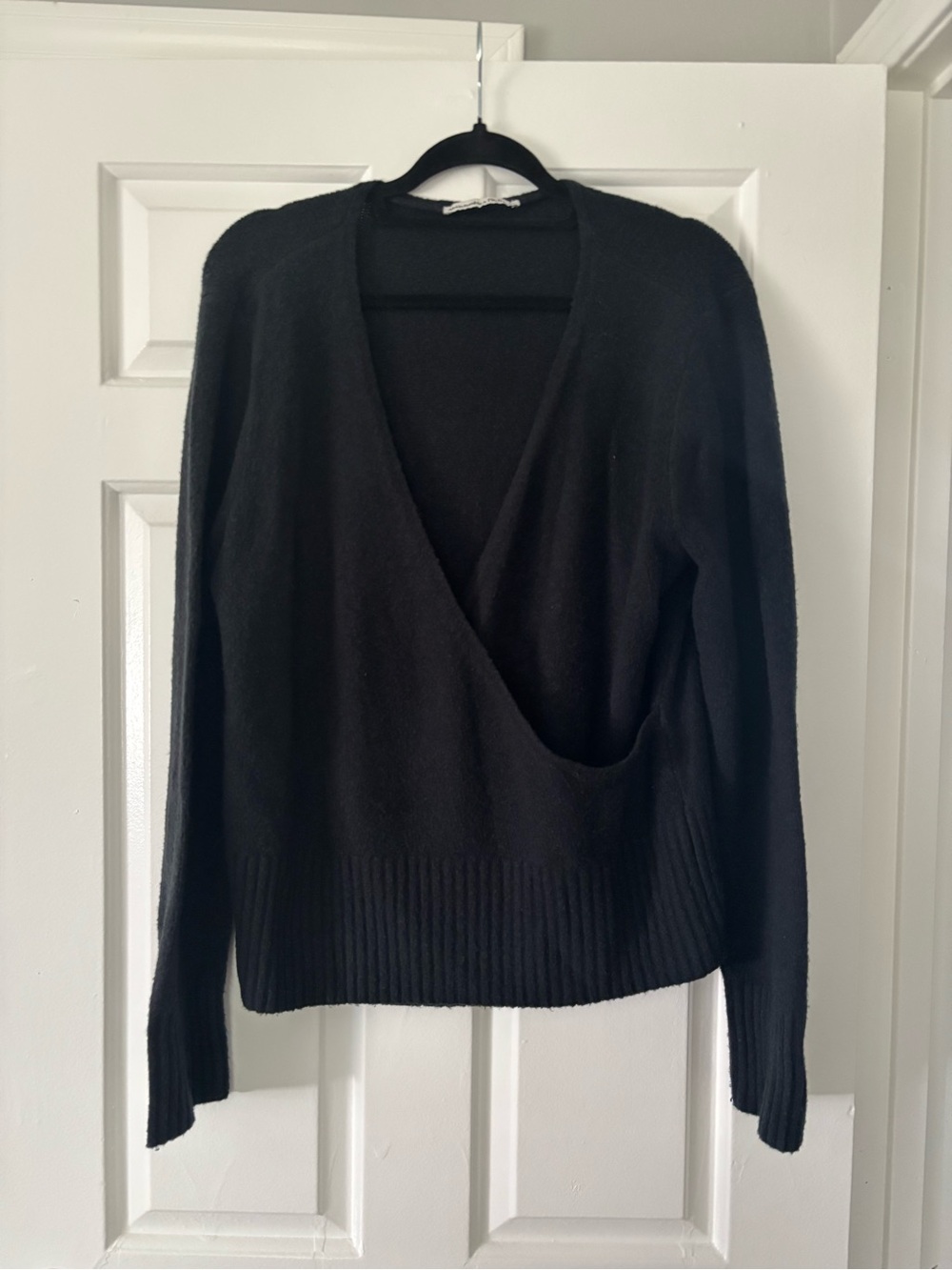 Abercrombie & Fitch Black V-Neck Wrap Sweater - Size L - Like New